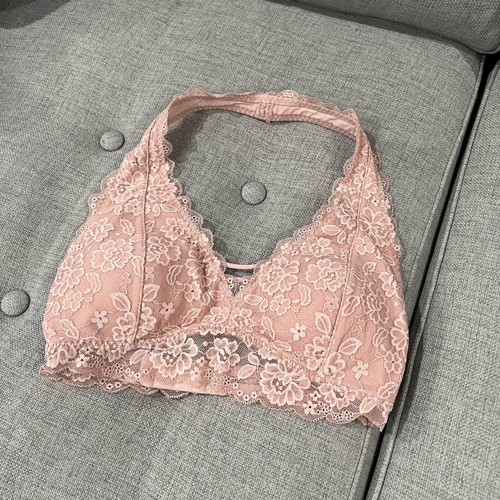 Use like very new ! Holloster pink bra!